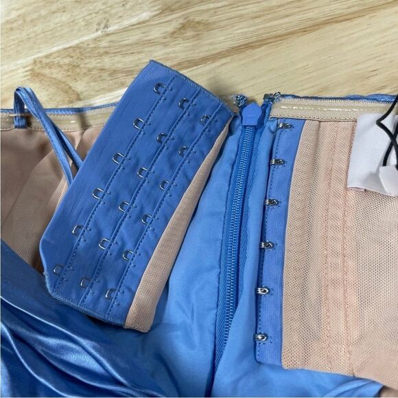 NWT Cinq à Sept 100% Silk Eliza Asymmetric Hem Strapless Satin Cocktail Dress 8 - Picture 5 of 15